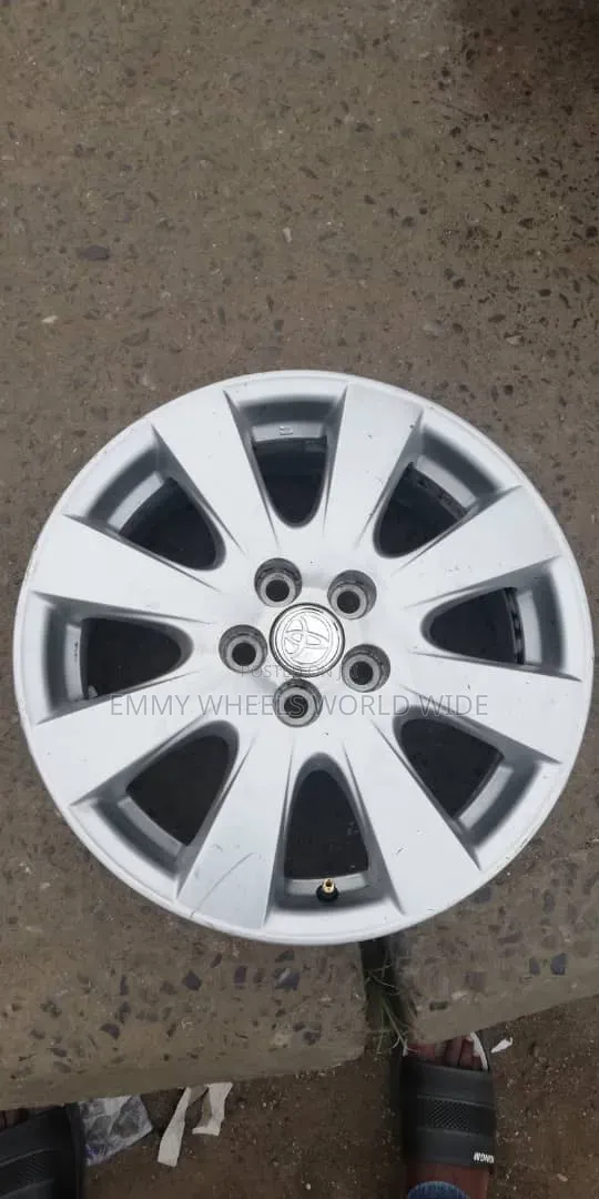 16inch for Toyota Corolla Factory Flted Silver Color Available