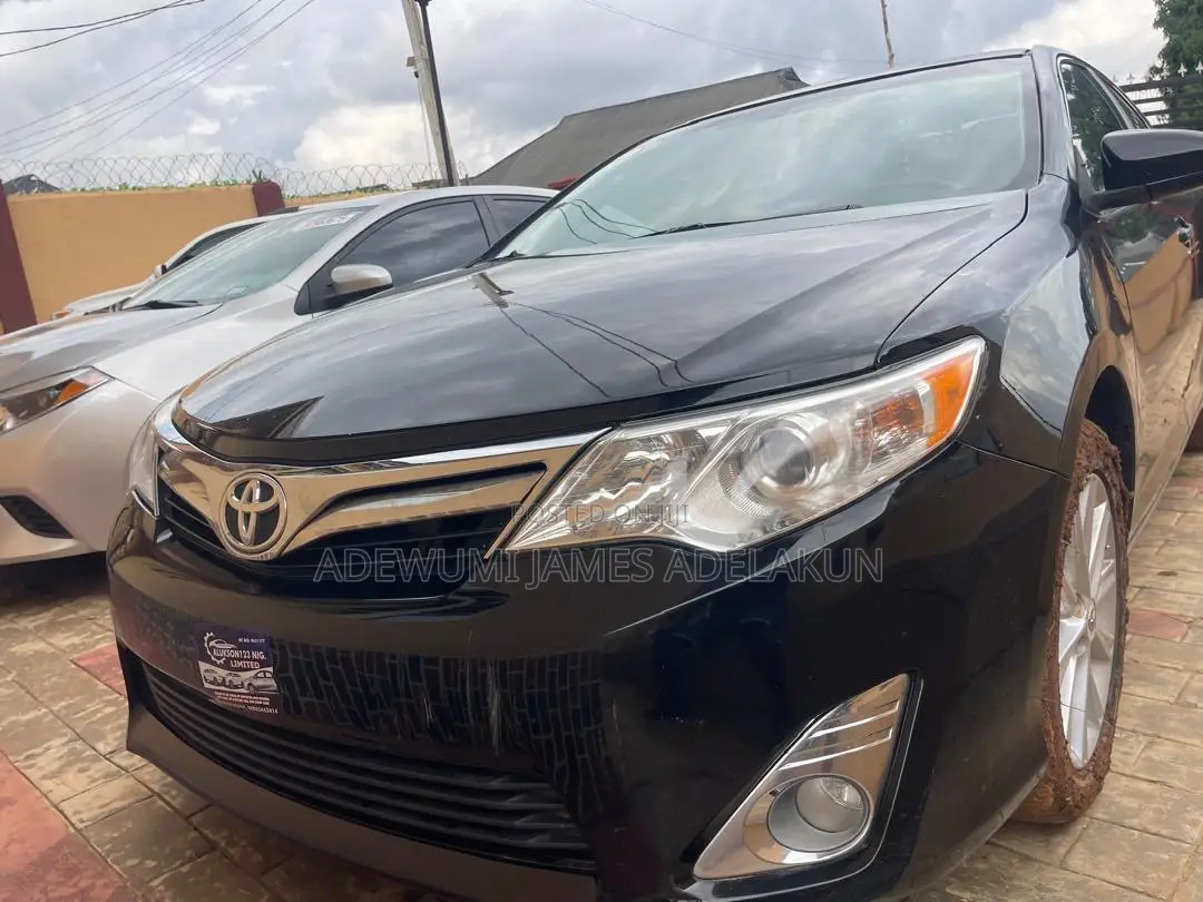 Toyota Camry XLE 4dr Sedan (2.5L 4cyl 6A) 2012 Black