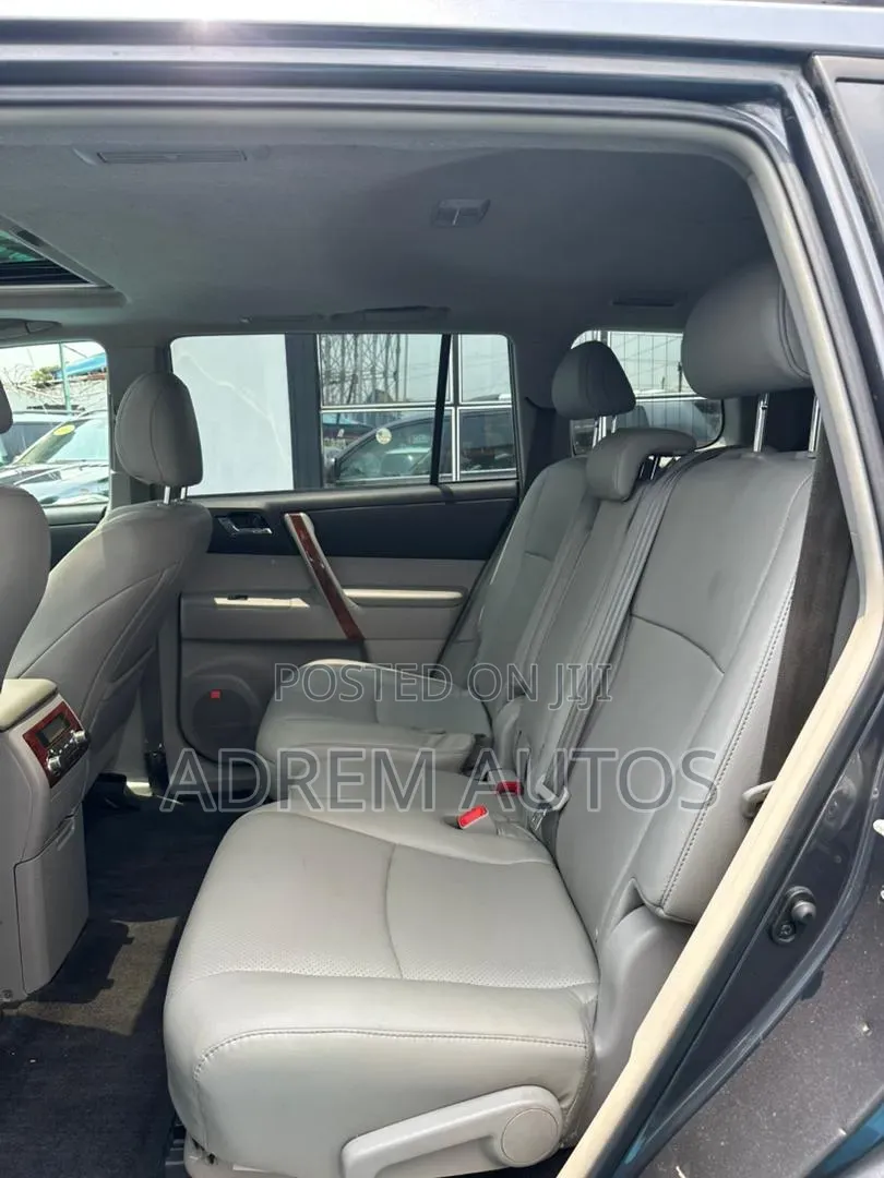 Toyota Highlander Limited 3.5l 4WD 2013 Gray
