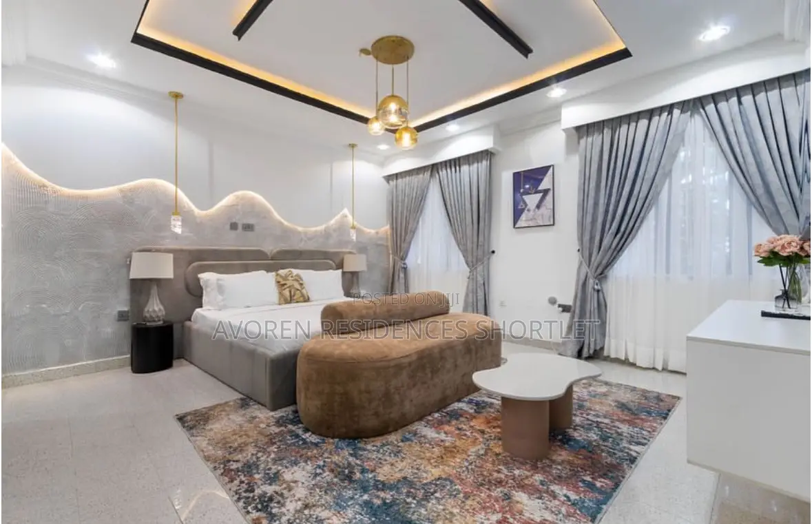 Luxurious 2 Bedroom Apartment Shortlet