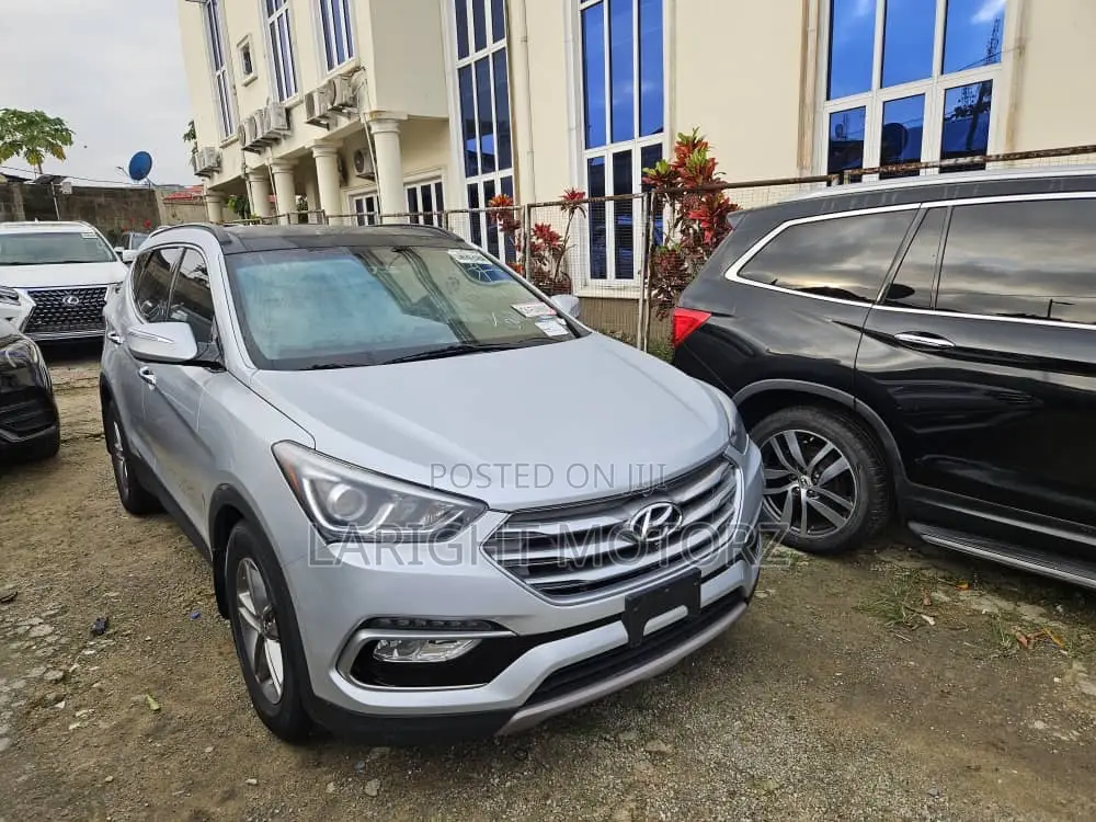 Hyundai Santa Fe SE AWD 2018 Silver