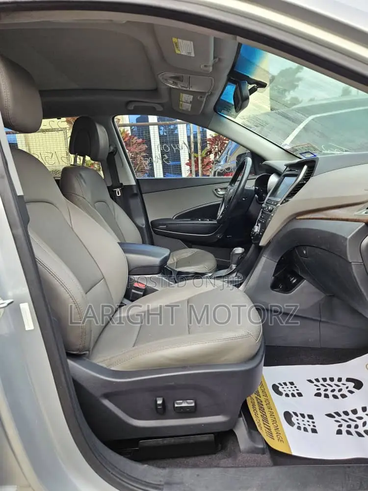 Hyundai Santa Fe SE AWD 2018 Silver