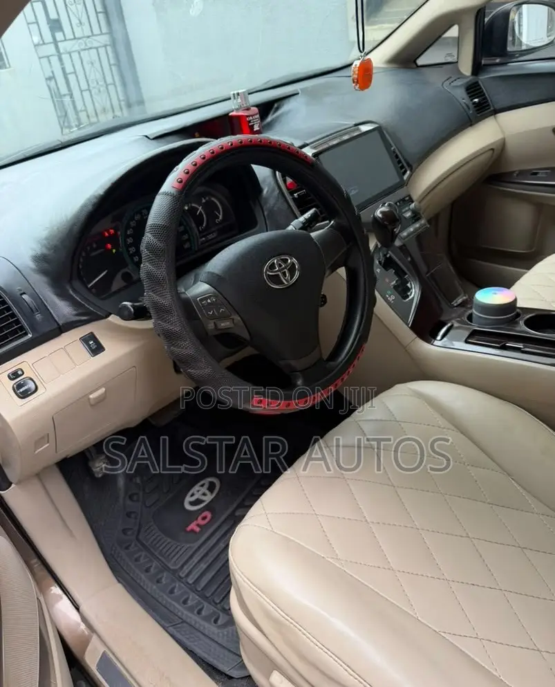 Toyota Venza 2010 Brown