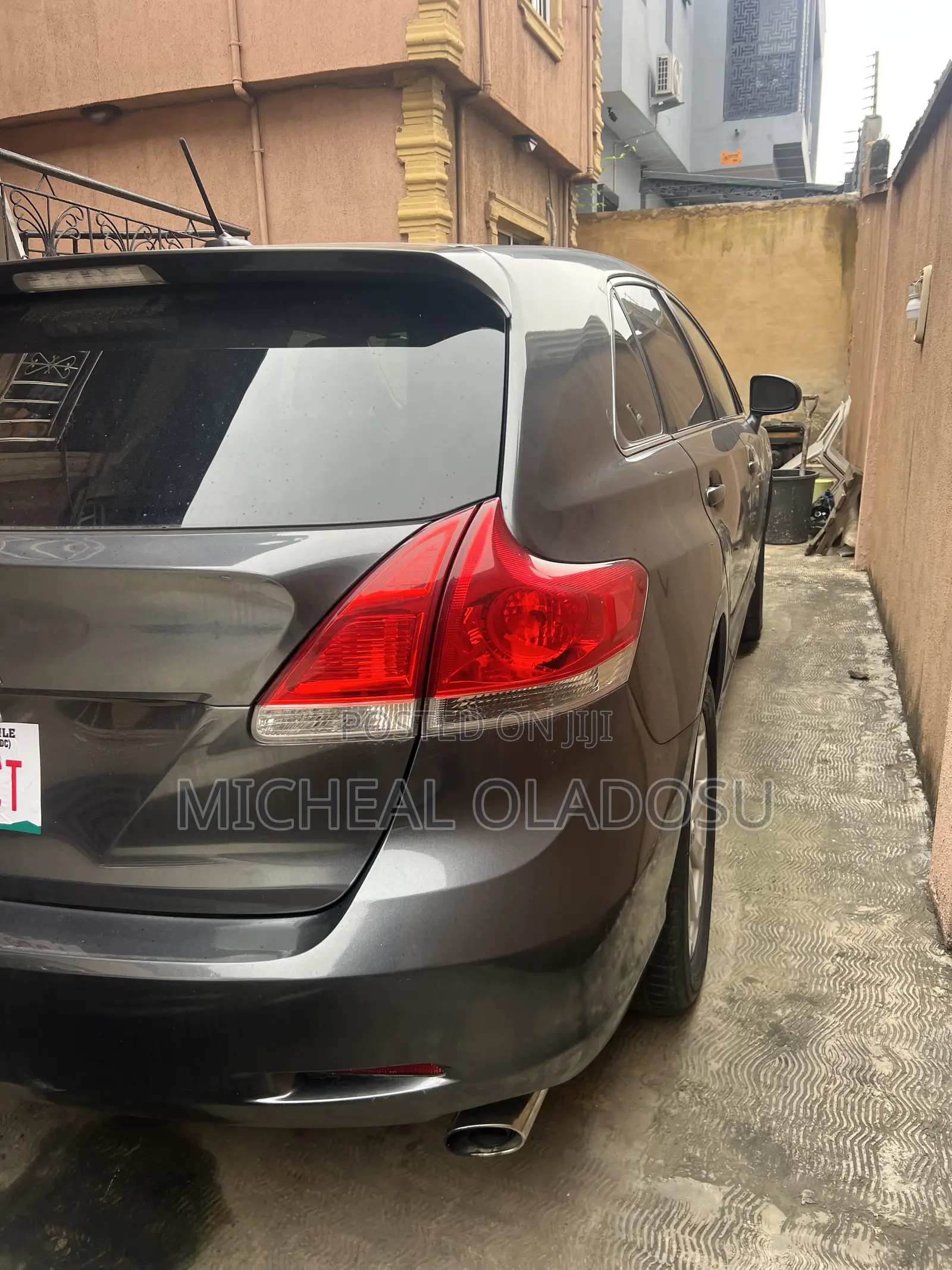 Toyota Venza LE 2010 Gray