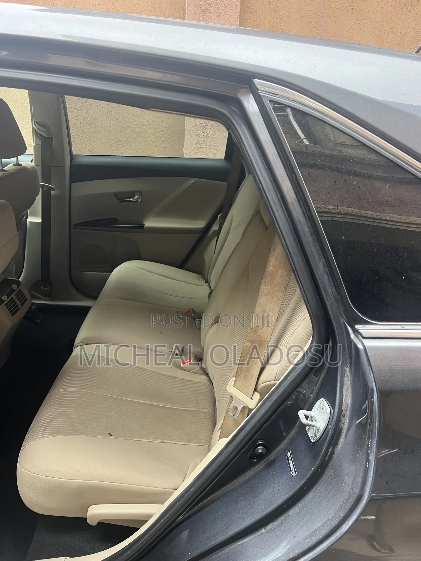 Toyota Venza LE 2010 Gray
