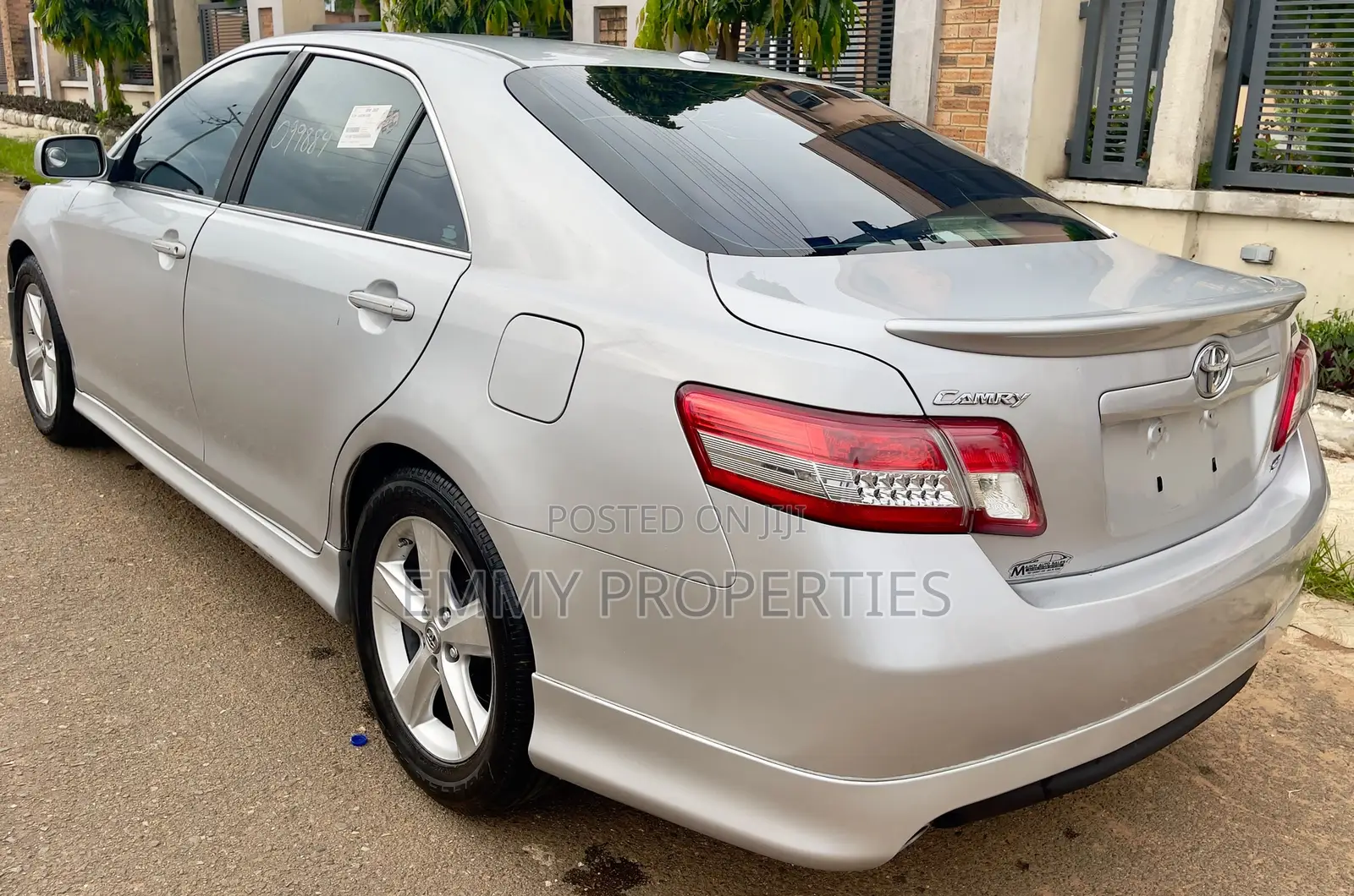 Toyota Camry SE 4dr Sedan (2.5L 4cyl 6A) 2011 Silver
