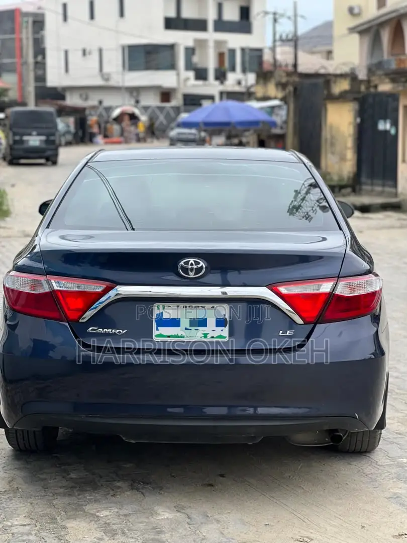 Toyota Camry LE 4dr Sedan (2.5L 4cyl 6A) 2016 Blue