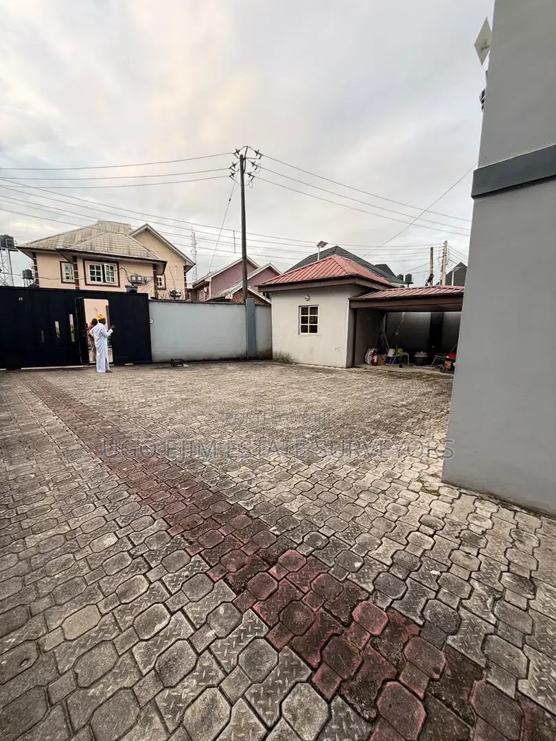 2bdrm Block of Flats in Port-Harcourt for sale