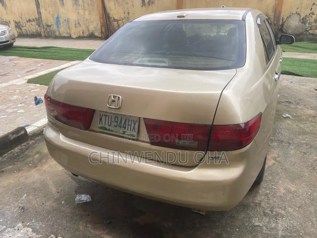 Honda Accord 2004 Gold