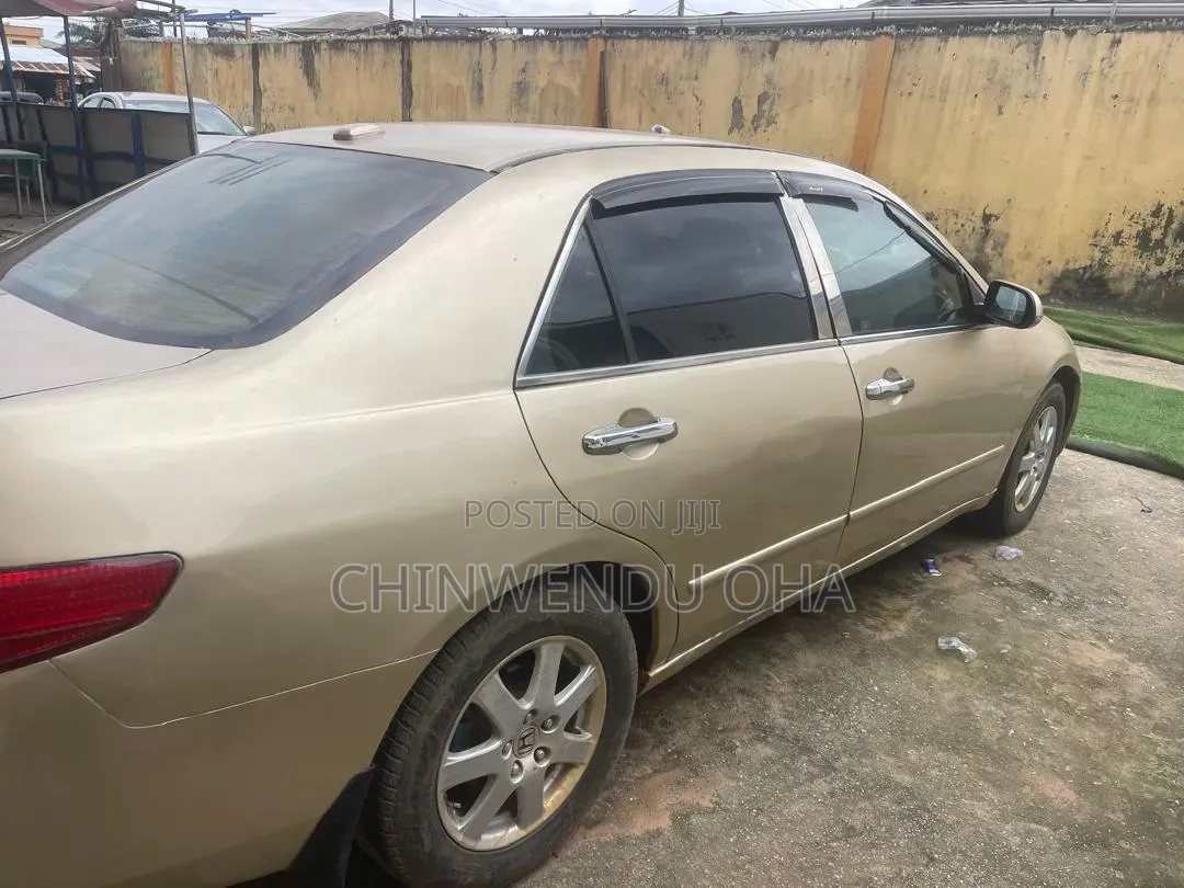 Honda Accord 2004 Gold