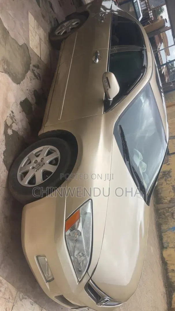 Honda Accord 2004 Gold