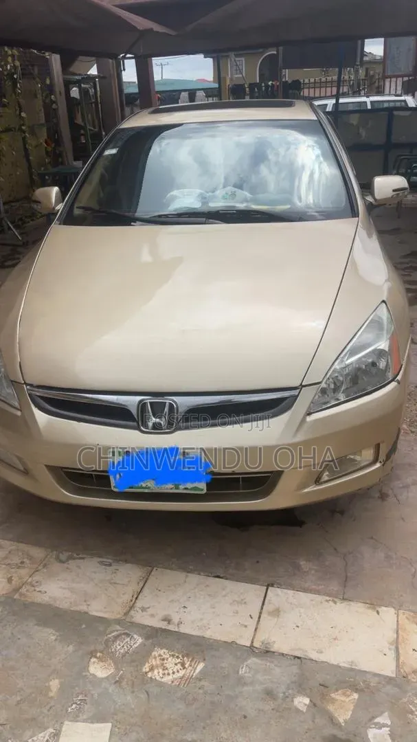 Honda Accord 2004 Gold