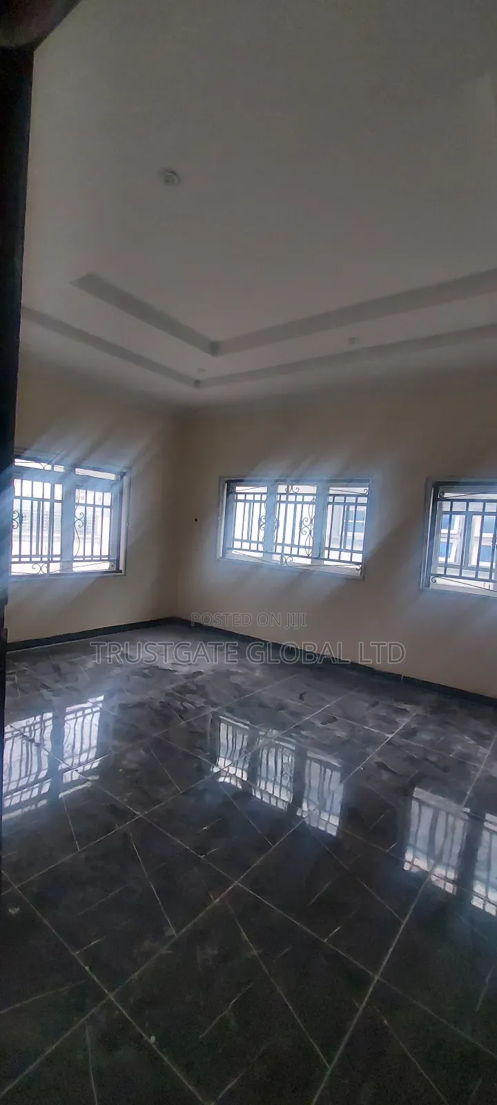4bdrm Apartment in Police Service, Idu Industrial for rent