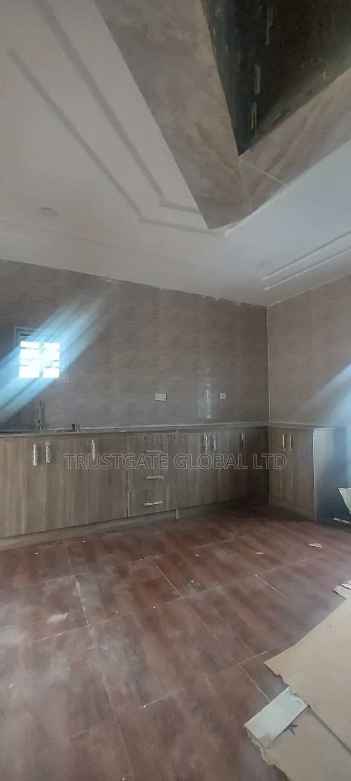4bdrm Apartment in Police Service, Idu Industrial for rent