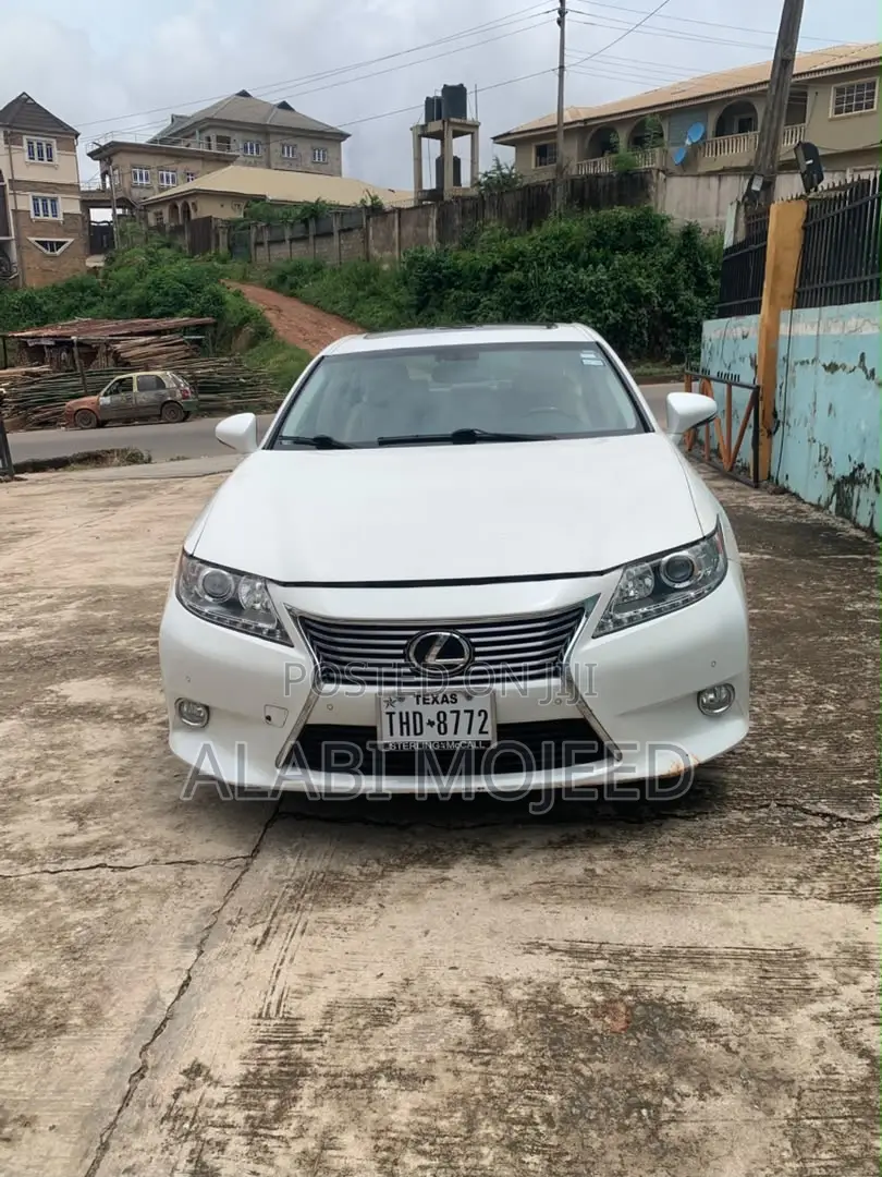 Lexus ES 350 FWD 2015 White