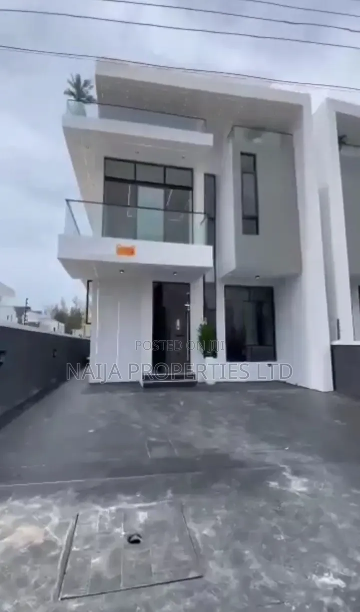 4bdrm Duplex in Ikota for rent
