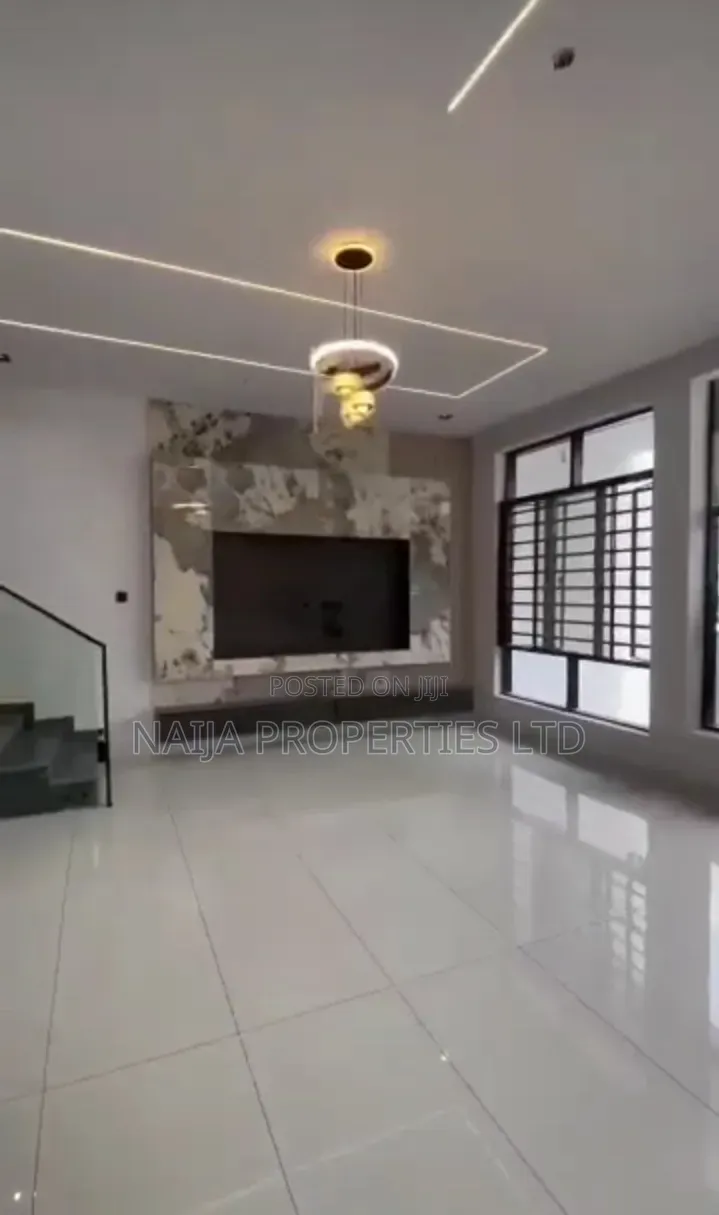4bdrm Duplex in Ikota for rent