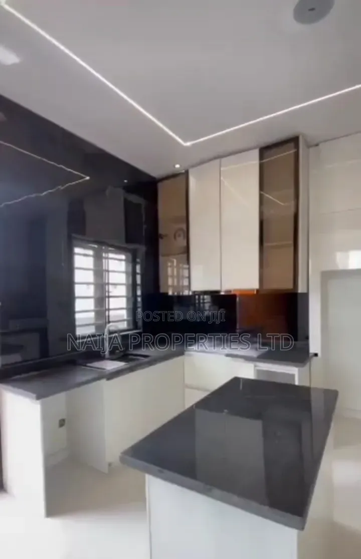 4bdrm Duplex in Ikota for rent