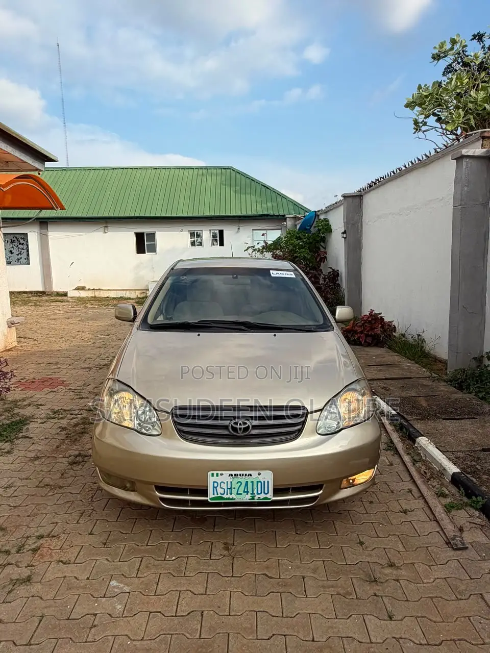 Toyota Corolla 2004 Gold