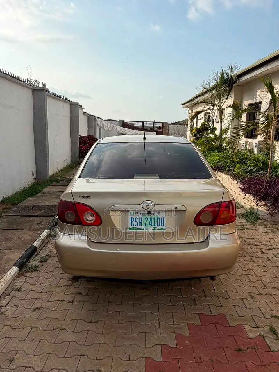 Toyota Corolla 2004 Gold