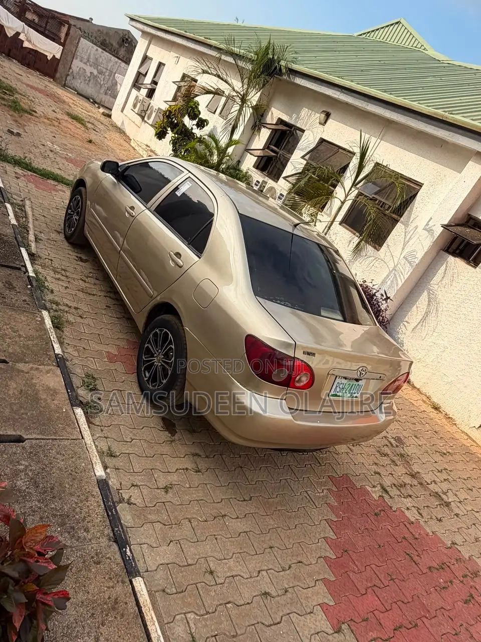 Toyota Corolla 2004 Gold
