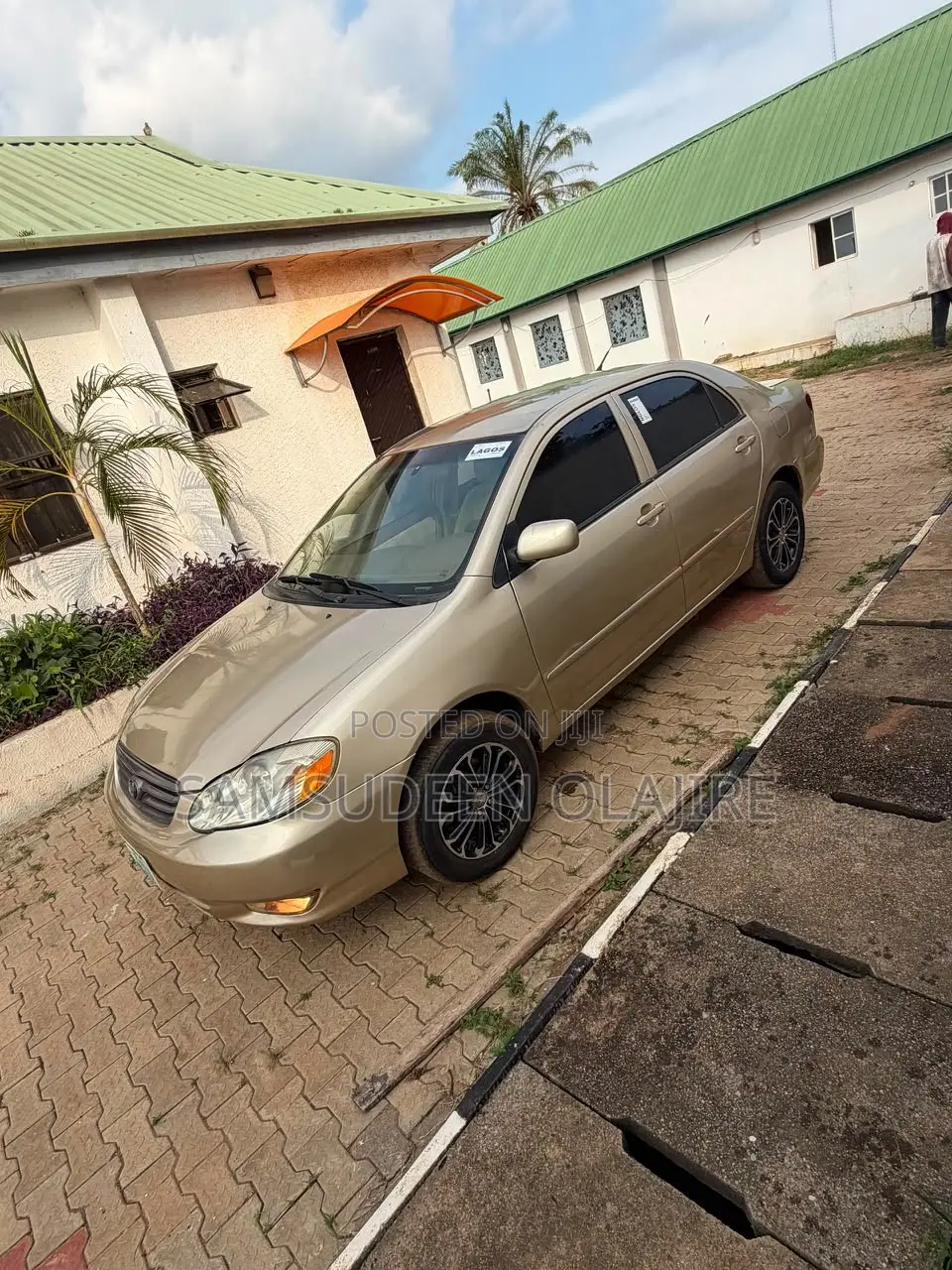 Toyota Corolla 2004 Gold