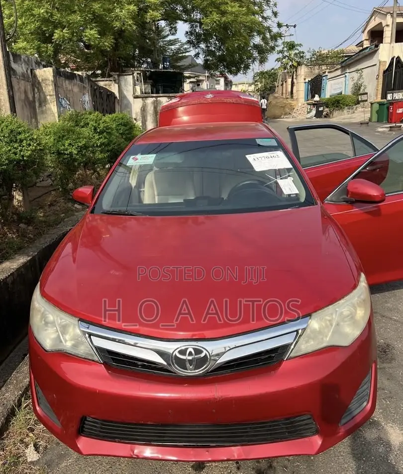 Toyota Camry LE 4dr Sedan (2.5L 4cyl 6A) 2013 Red