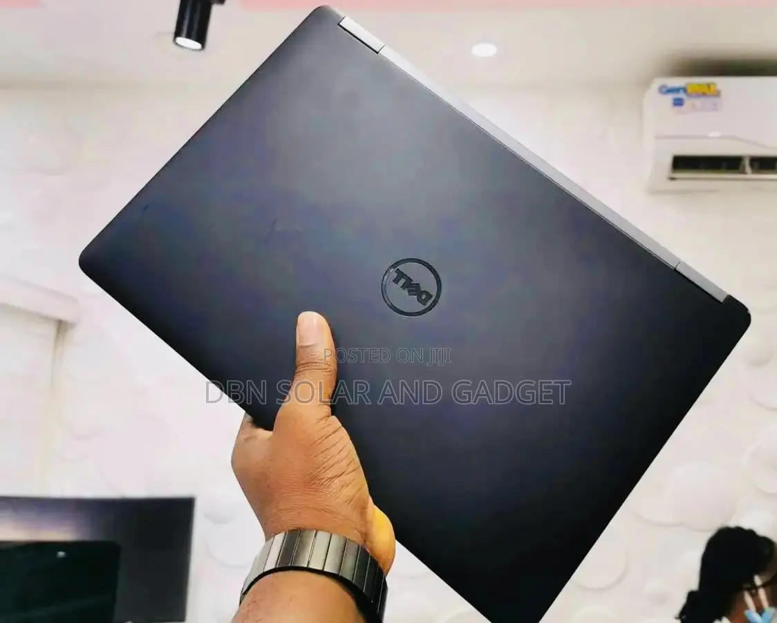 New Laptop Dell 8GB Intel Core i5 SSD 256GB