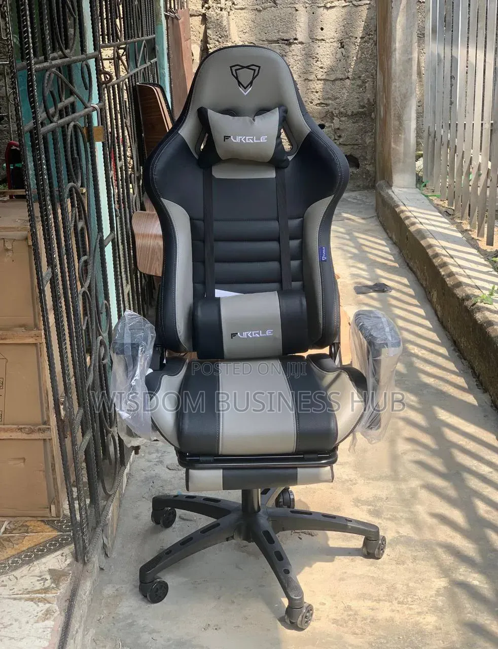 Ergonomic Gaming Chair With Headrest and Lumber Pillow