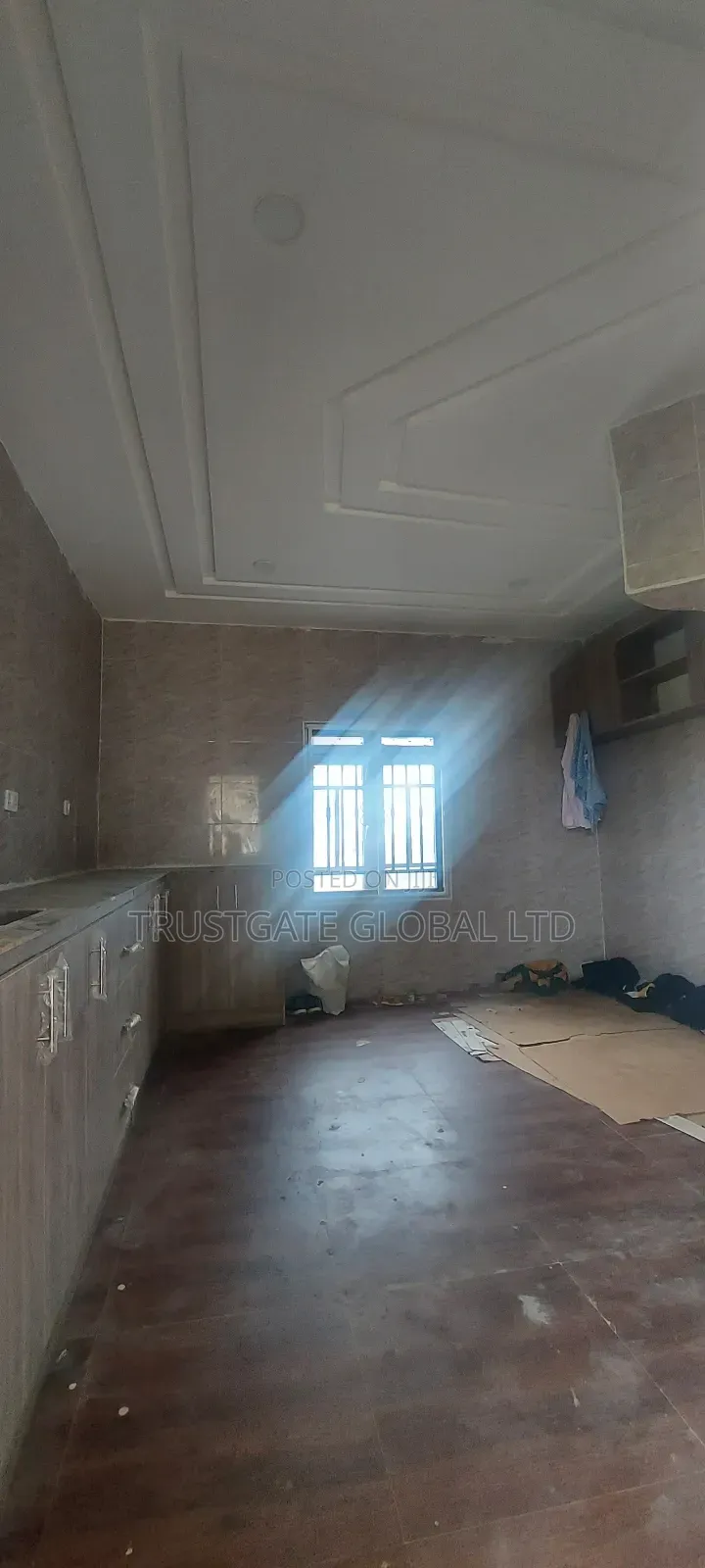 3bdrm Apartment in Police Service, Idu Industrial for rent