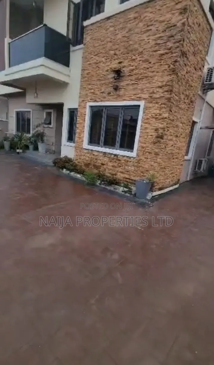 4bdrm Duplex in Ikota for rent