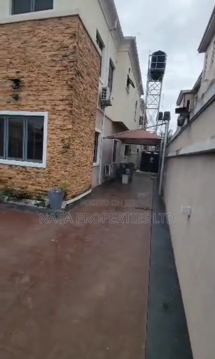 4bdrm Duplex in Ikota for rent