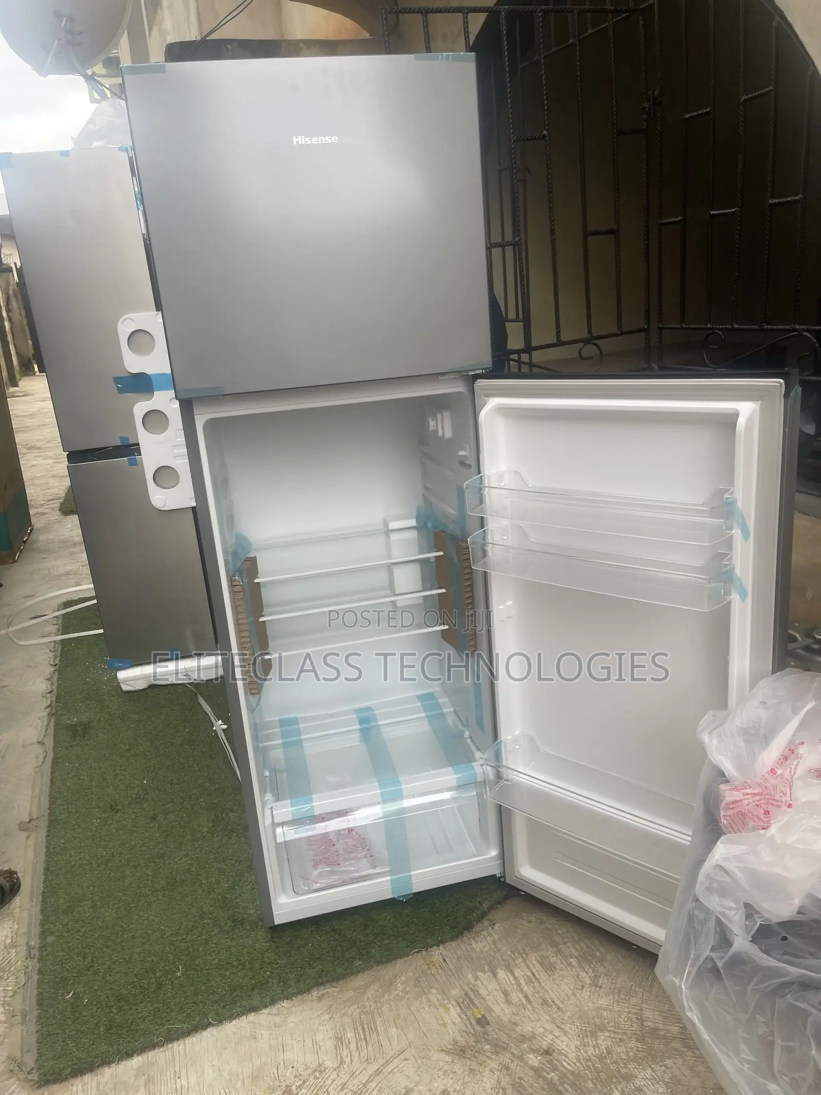 Hisense Refrigerator 306L 2 Door
