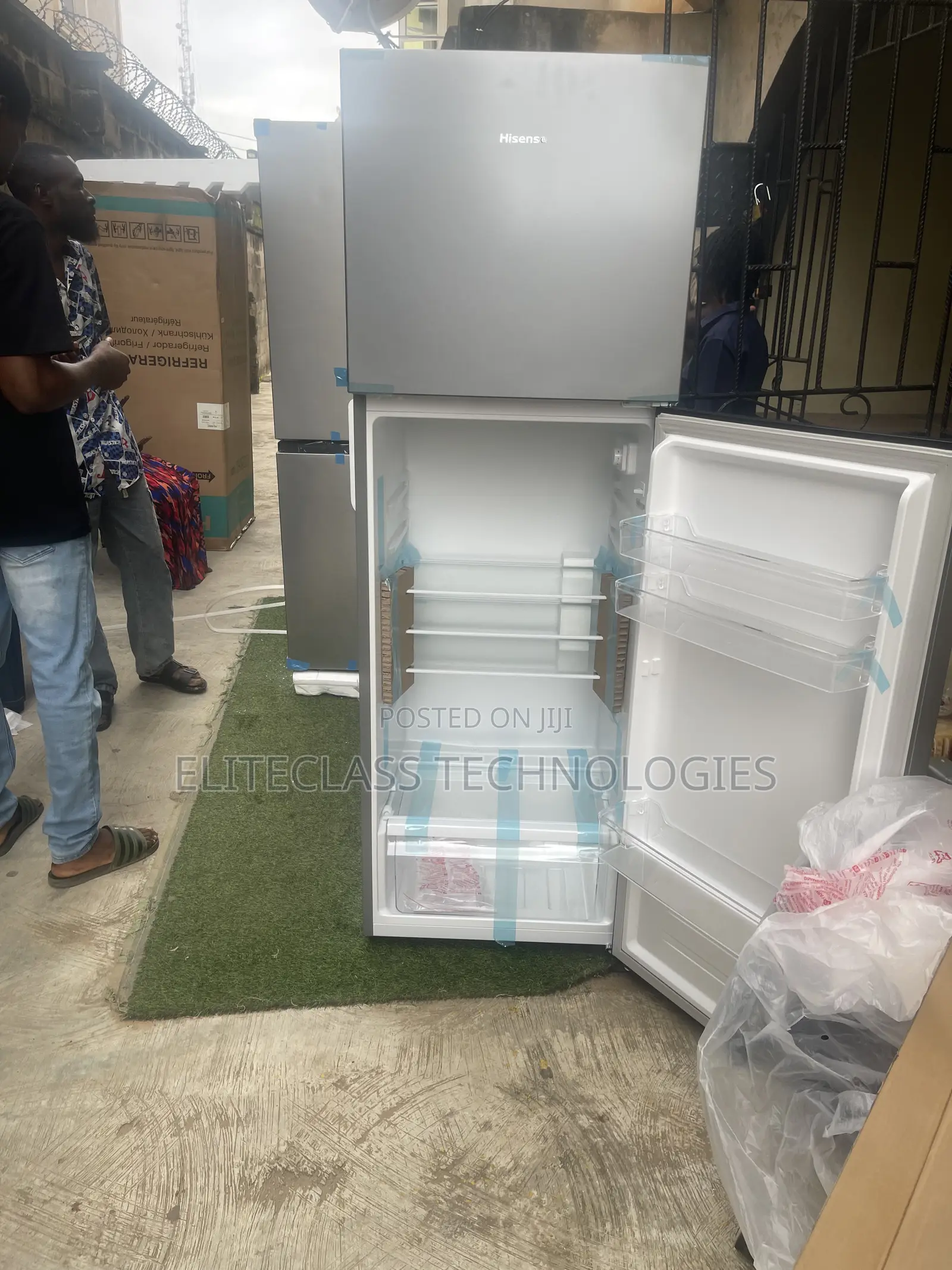 Hisense Refrigerator 306L 2 Door