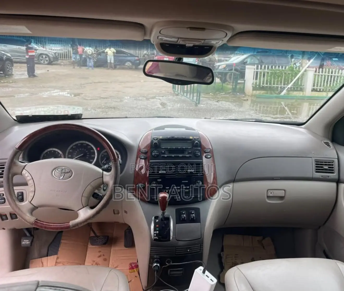 Toyota Sienna XLE AWD 2005 Gold