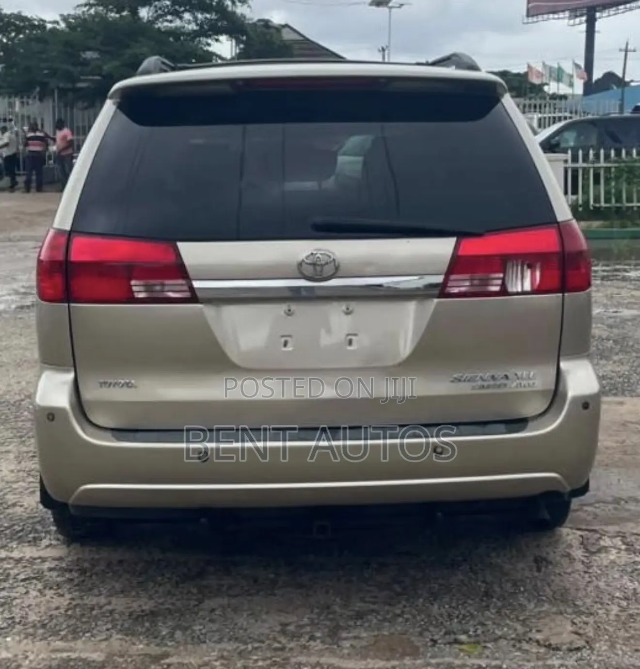Toyota Sienna XLE AWD 2005 Gold