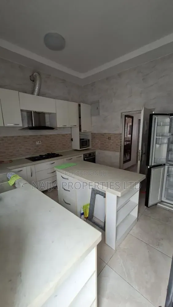 4bdrm Duplex in Osapa London for rent
