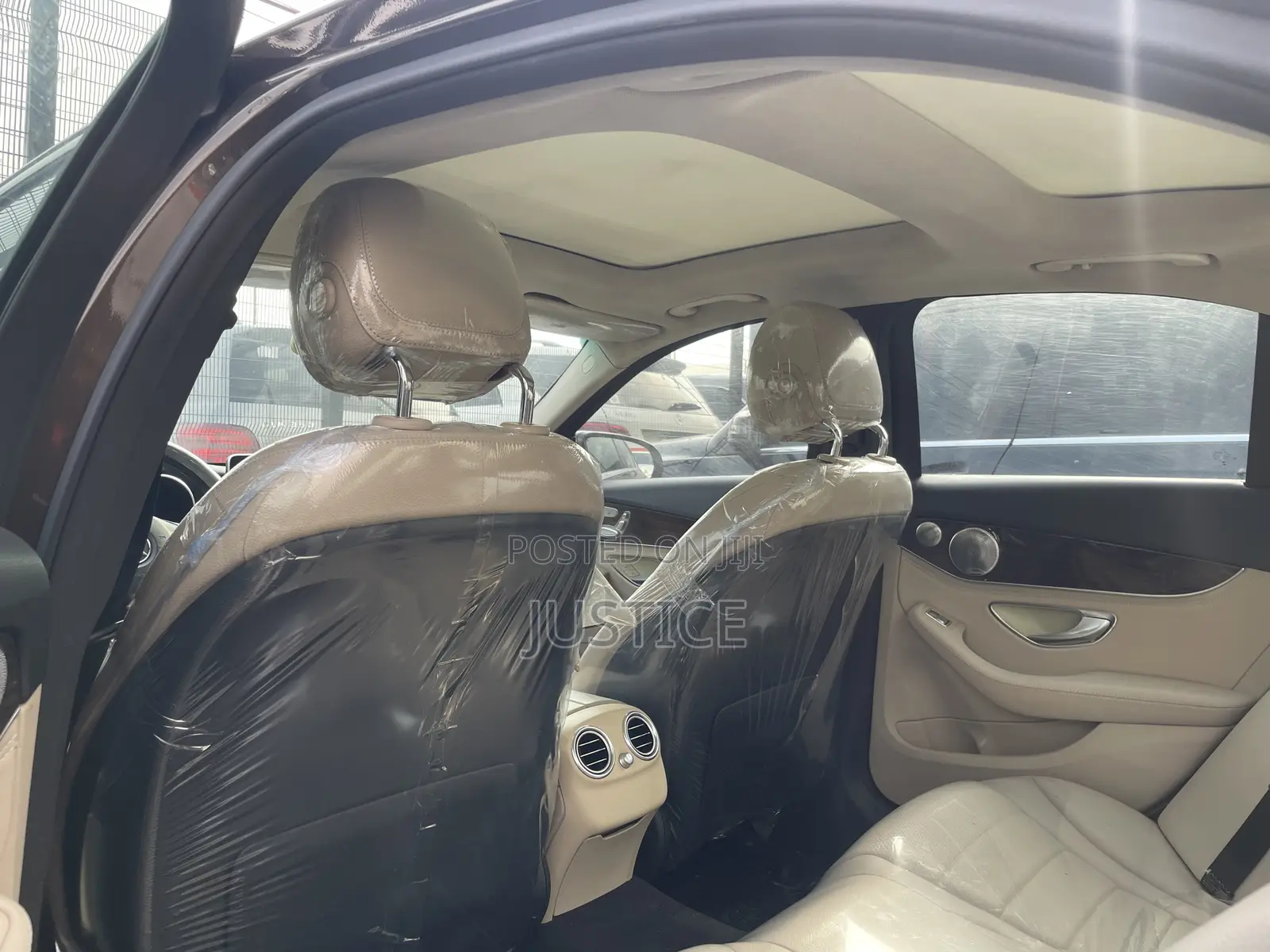 Mercedes-Benz C300 2016 Brown