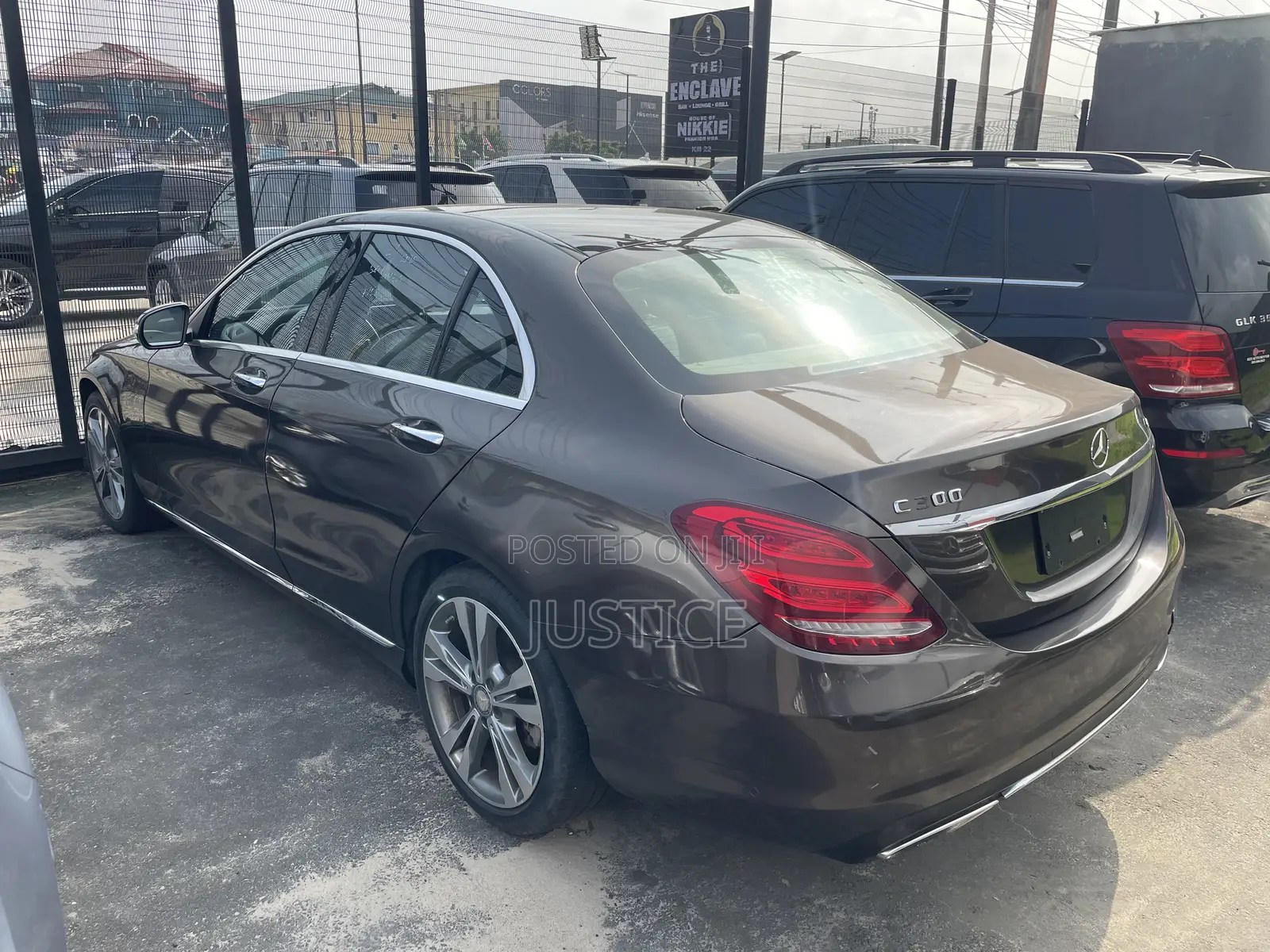 Mercedes-Benz C300 2016 Brown