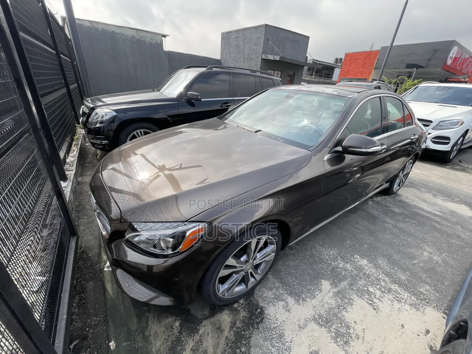 Mercedes-Benz C300 2016 Brown