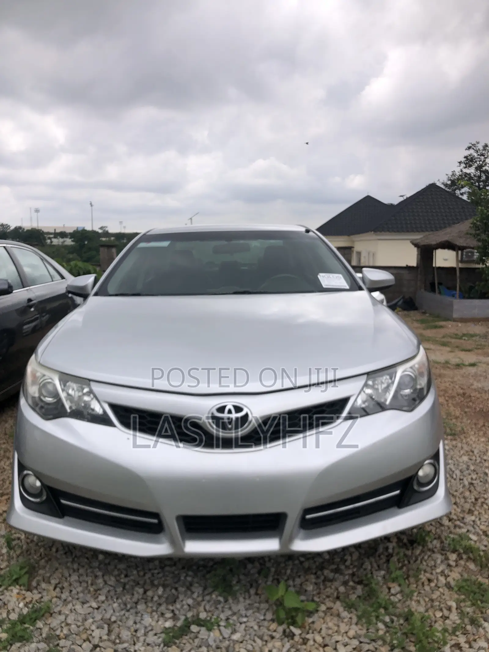 Toyota Camry SE 4dr Sedan (2.5L 4cyl 6A) 2012 Silver