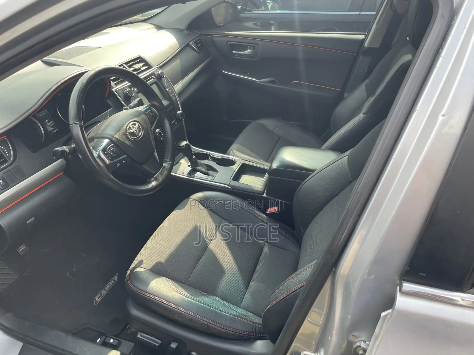 Toyota Camry SE 4dr Sedan (2.5L 4cyl 6A) 2016 Silver