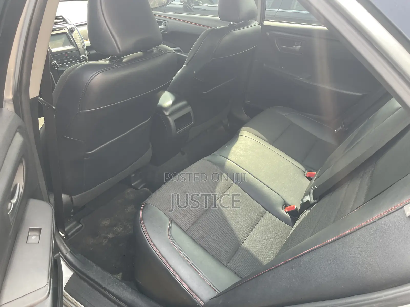 Toyota Camry SE 4dr Sedan (2.5L 4cyl 6A) 2016 Silver