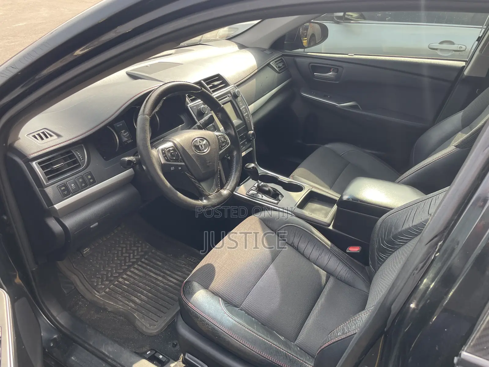 Toyota Camry SE 4dr Sedan (2.5L 4cyl 6A) 2017 Black
