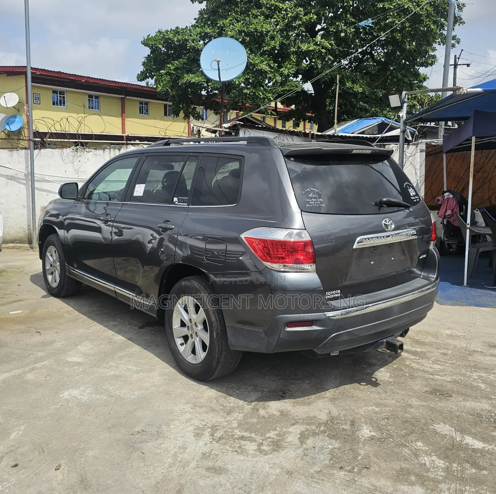 Toyota Highlander SE 2011 Gray