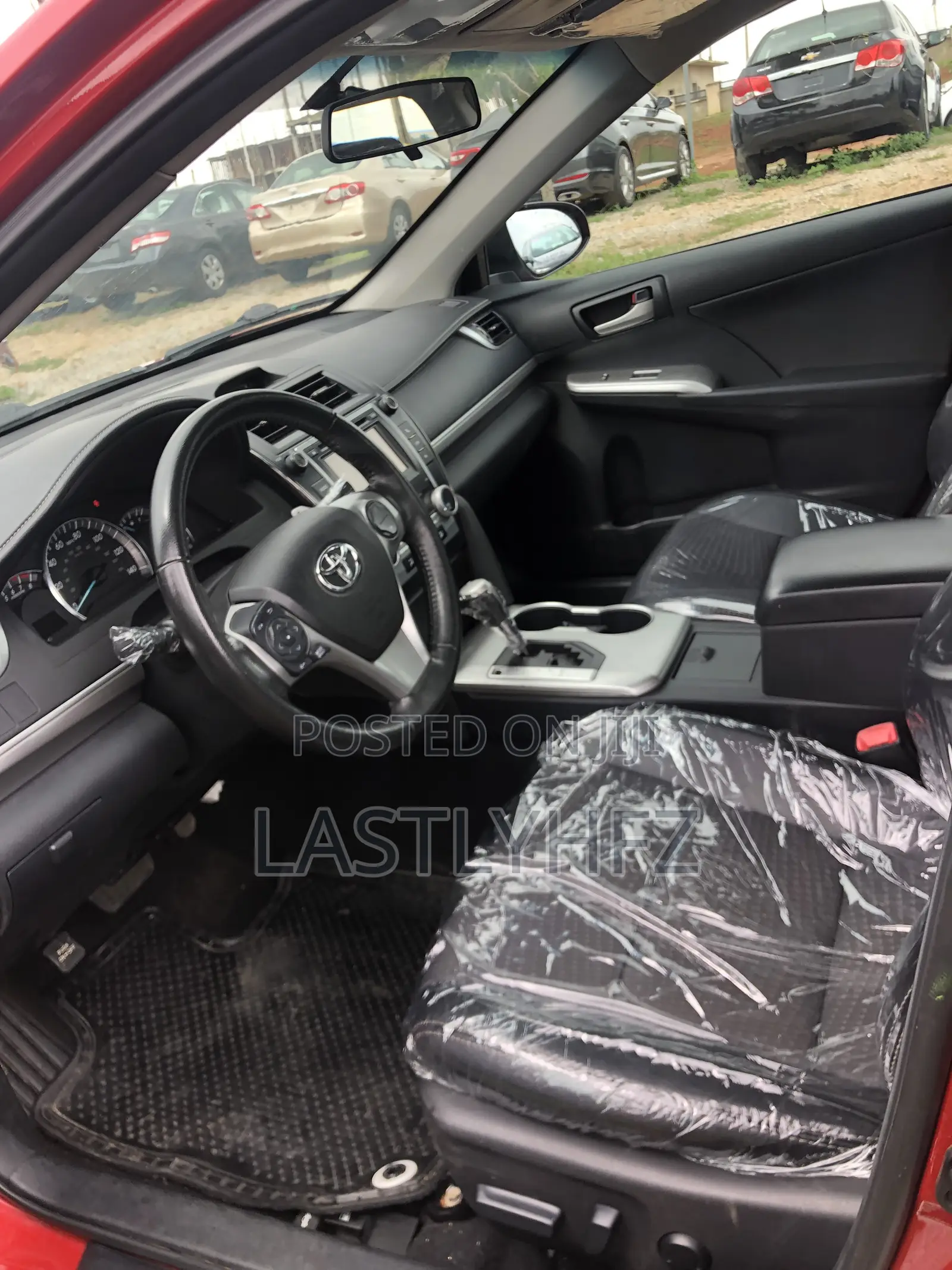 Toyota Camry SE V6 4dr Sedan (3.5L 6cyl 6A) 2013 Red