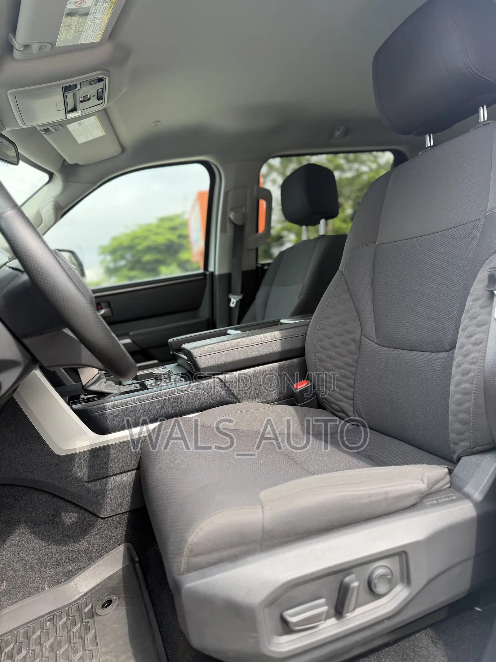 Toyota Tundra 2023 White