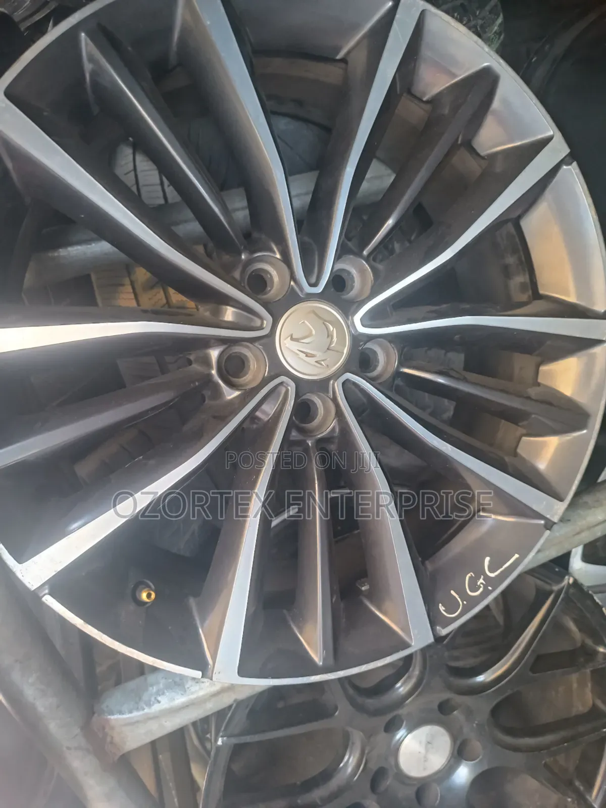 19rim for Highlander and Lexus Tokunbo