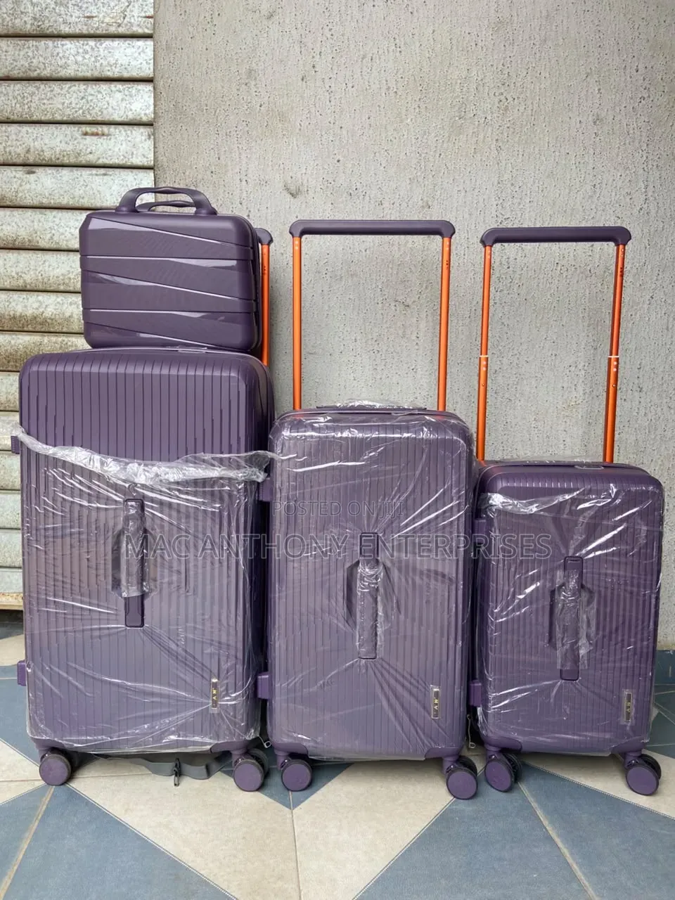 Ak Wide Pull Good Quality Rubber Suitcase