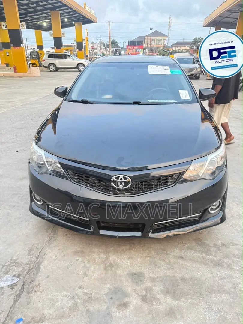 Toyota Camry SE 4dr Sedan (3.5L 6cyl 6A) 2014 Black